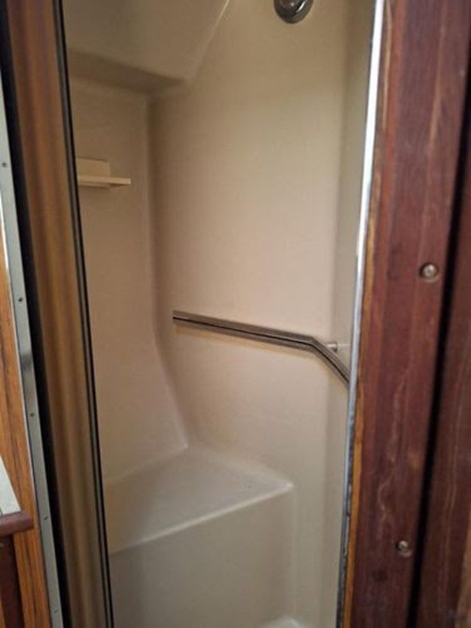 Стоимость яхты 1985 Sea Ray 390 Express Cruiser 390 Express Cruiser