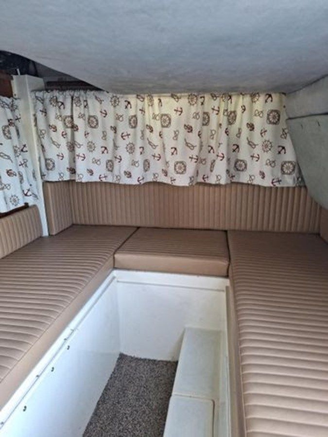 1989 Albin 32 Sportfisher 29