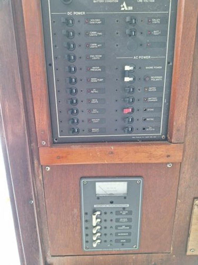 best yacht sales deals 1989 Albin 32 Sportfisher 1989