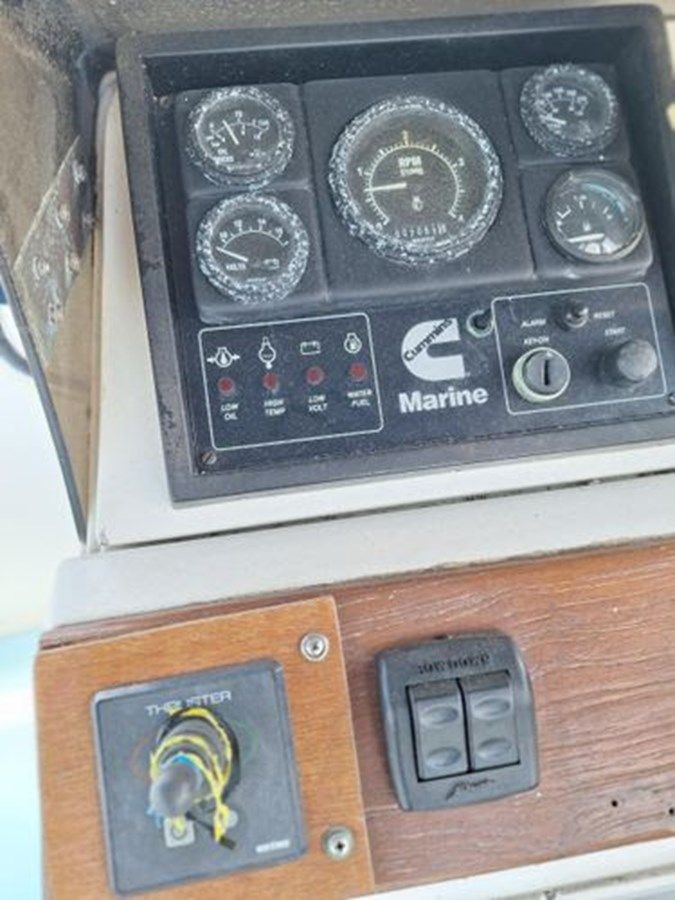 Buy a 1989 Albin 32 Sportfisher - ALBIN at Shestakov Yacht Sales