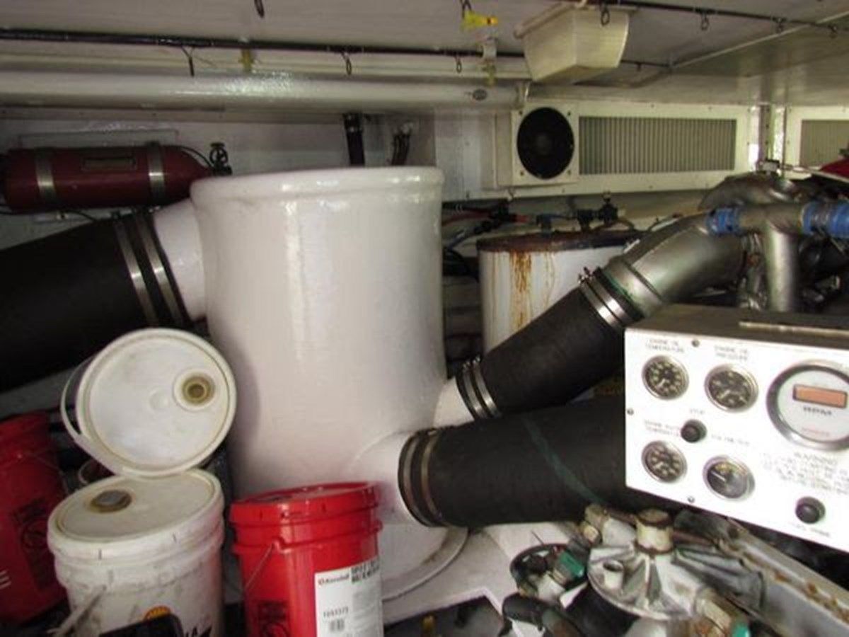 1990 Viking 52 Convertible Sportfish 57