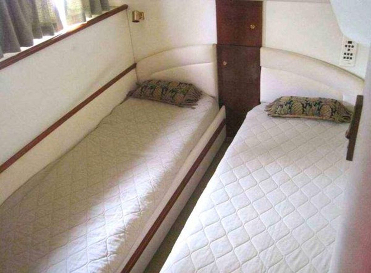 Продажа яхты 1998 Viking 46 Sports Cruiser - VIKING