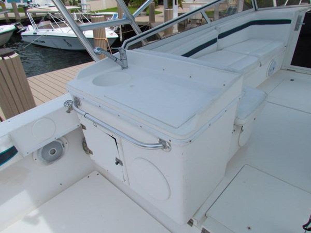 best yacht sales deals 1999 Contender 35 Express Side Console
