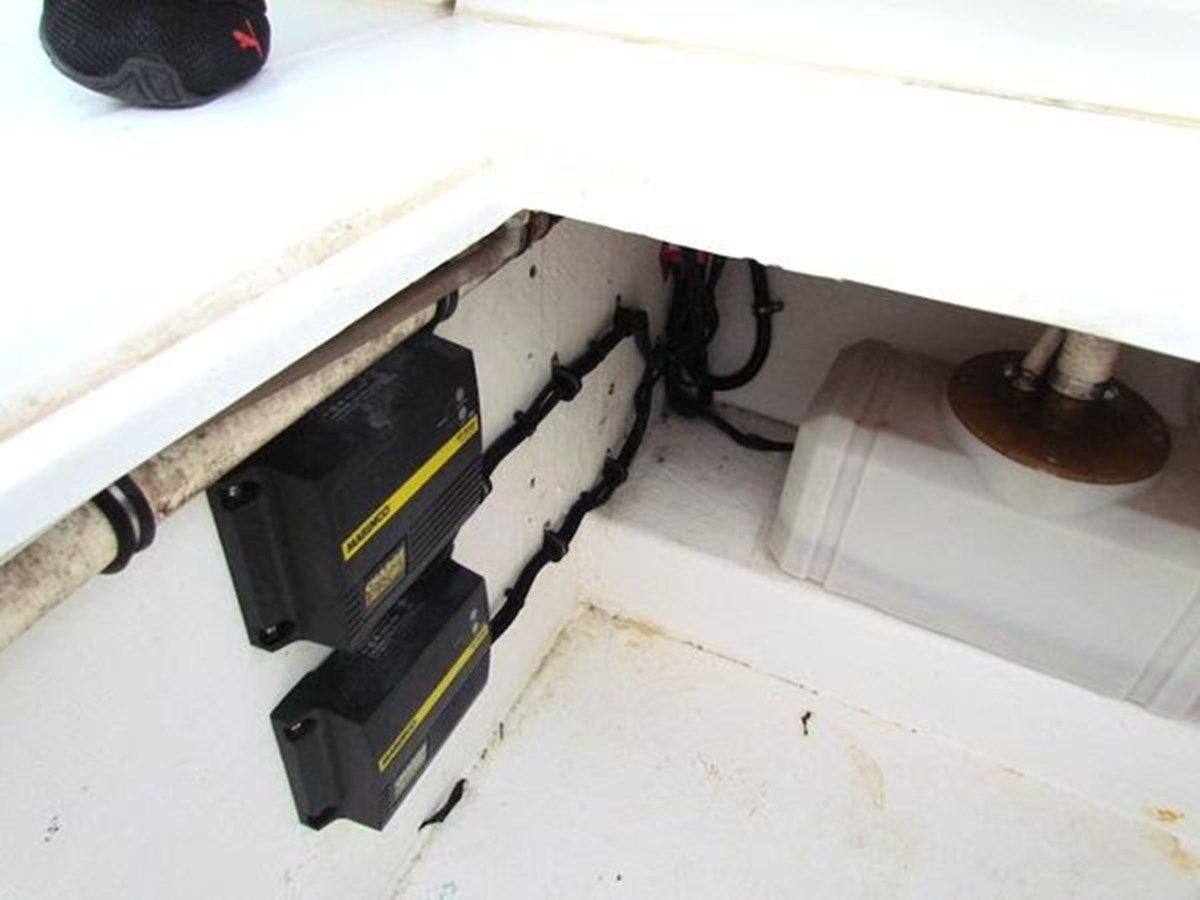 the best price on 1999 Contender 35 Express Side Console 1999