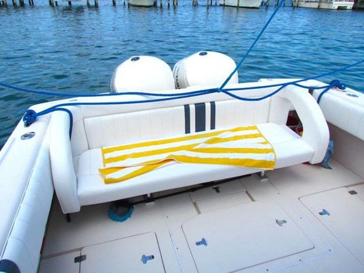 Лучшие предложения покупки яхты 2000 Intrepid 366 Cuddy