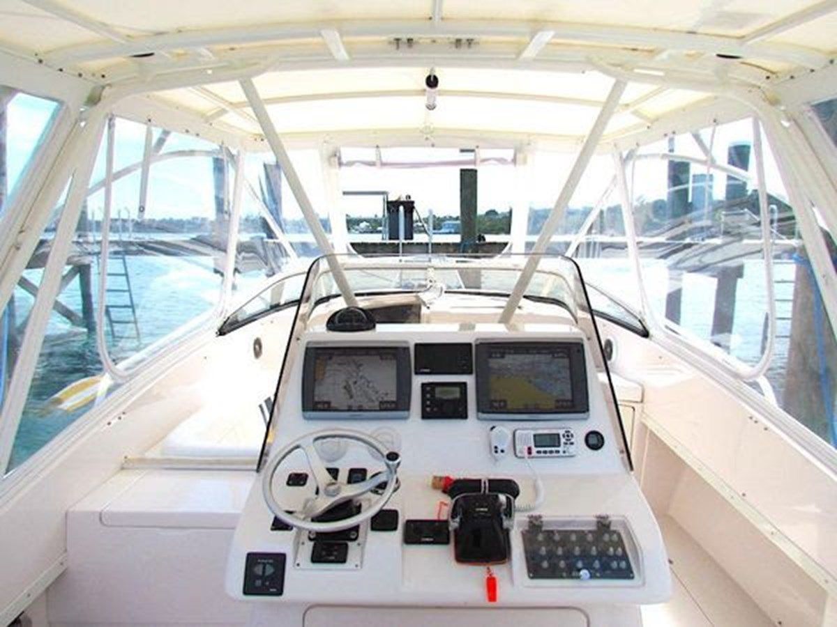 Купить яхту 2000 Intrepid 366 Cuddy 366 Cuddy в Shestakov Yacht Sales