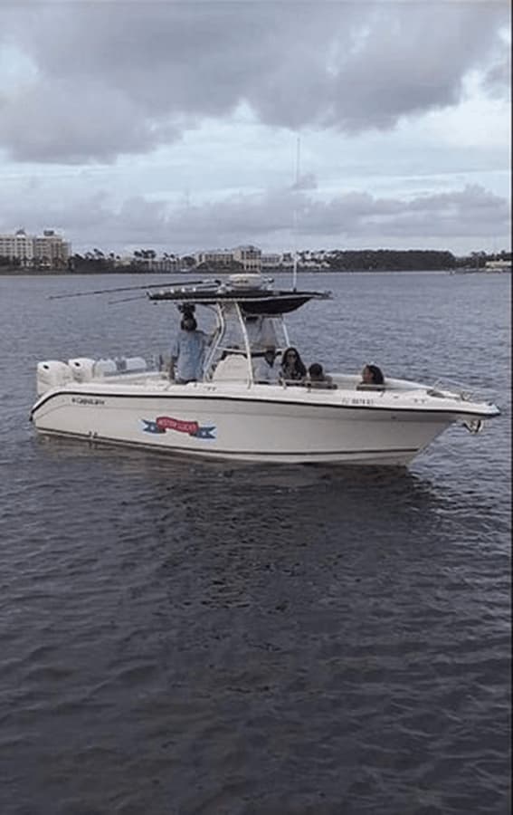 Mister Lucky - CENTURY BOATS yacht sale