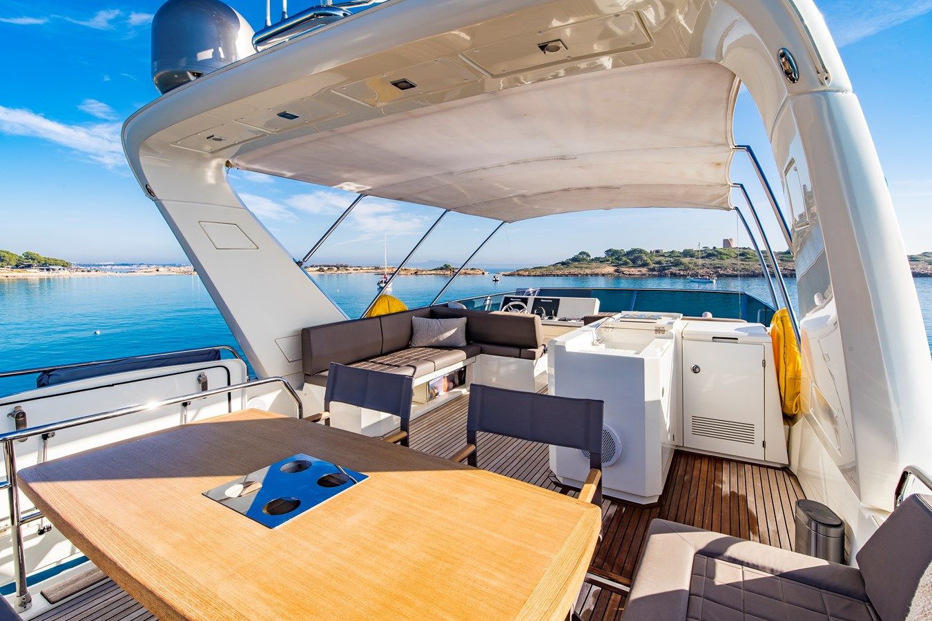 Купить яхту BLUE M - PRESTIGE в Shestakov Yacht Sales