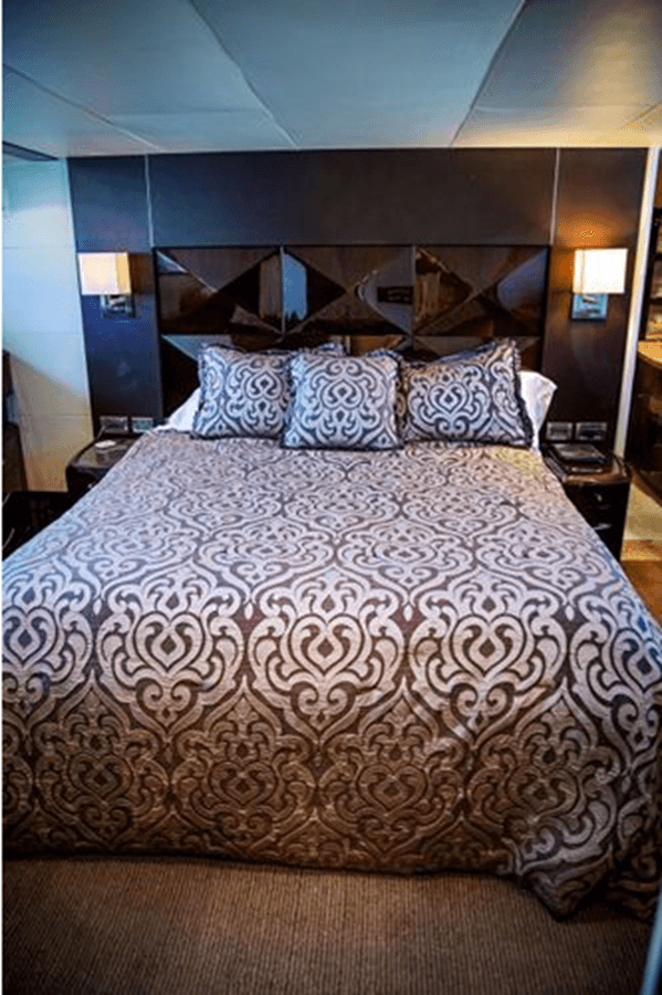 Buy a yacht Lovin Life - Lazzara