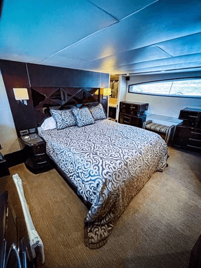 best yacht sales deals Lovin Life - Lazzara