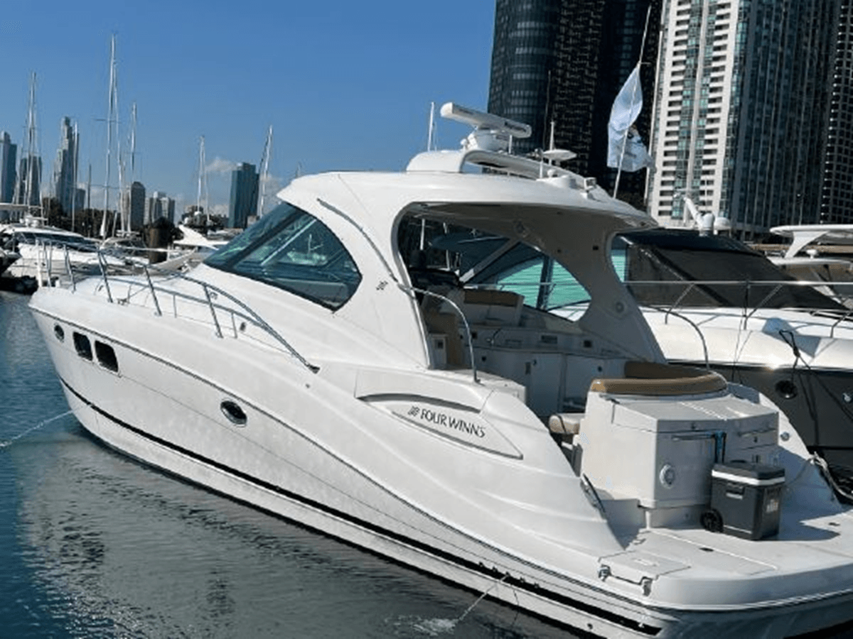 best yacht sales deals 2011 Four Winns V475 V475