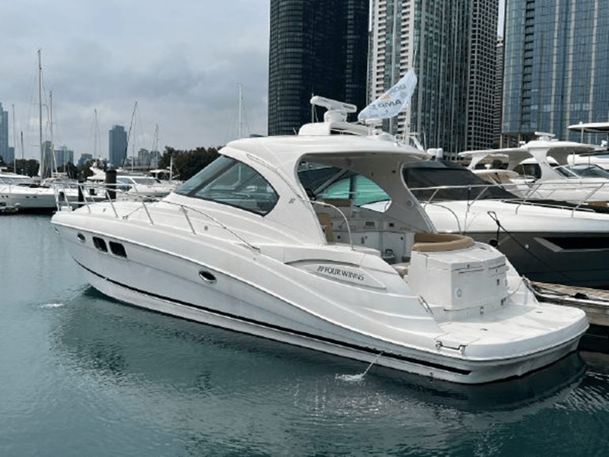 the best price on 2011 Four Winns V475 - FOUR WINNS
