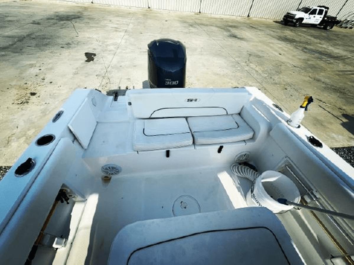 Buy a yacht 2014 Sea Hunt Edge 24 2100