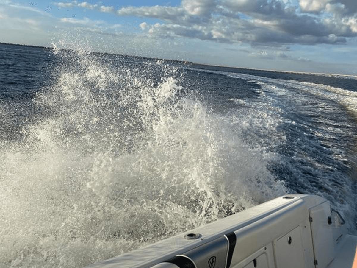 2015 Century 3200 Center Console 3200 Center Console yacht sale