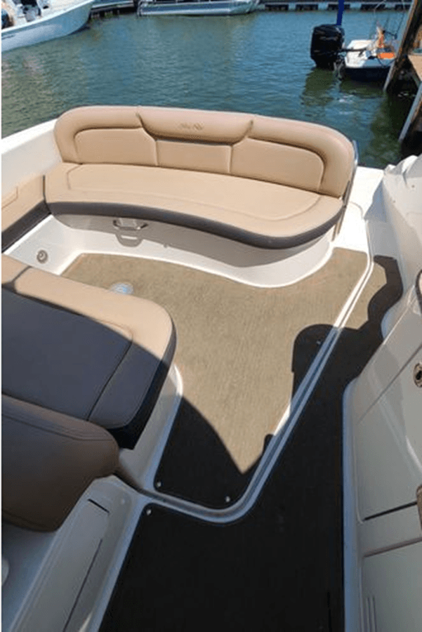 Buy a 2016 Sea Ray 330 Sundancer - SEA RAY at Shestakov Yacht Sales