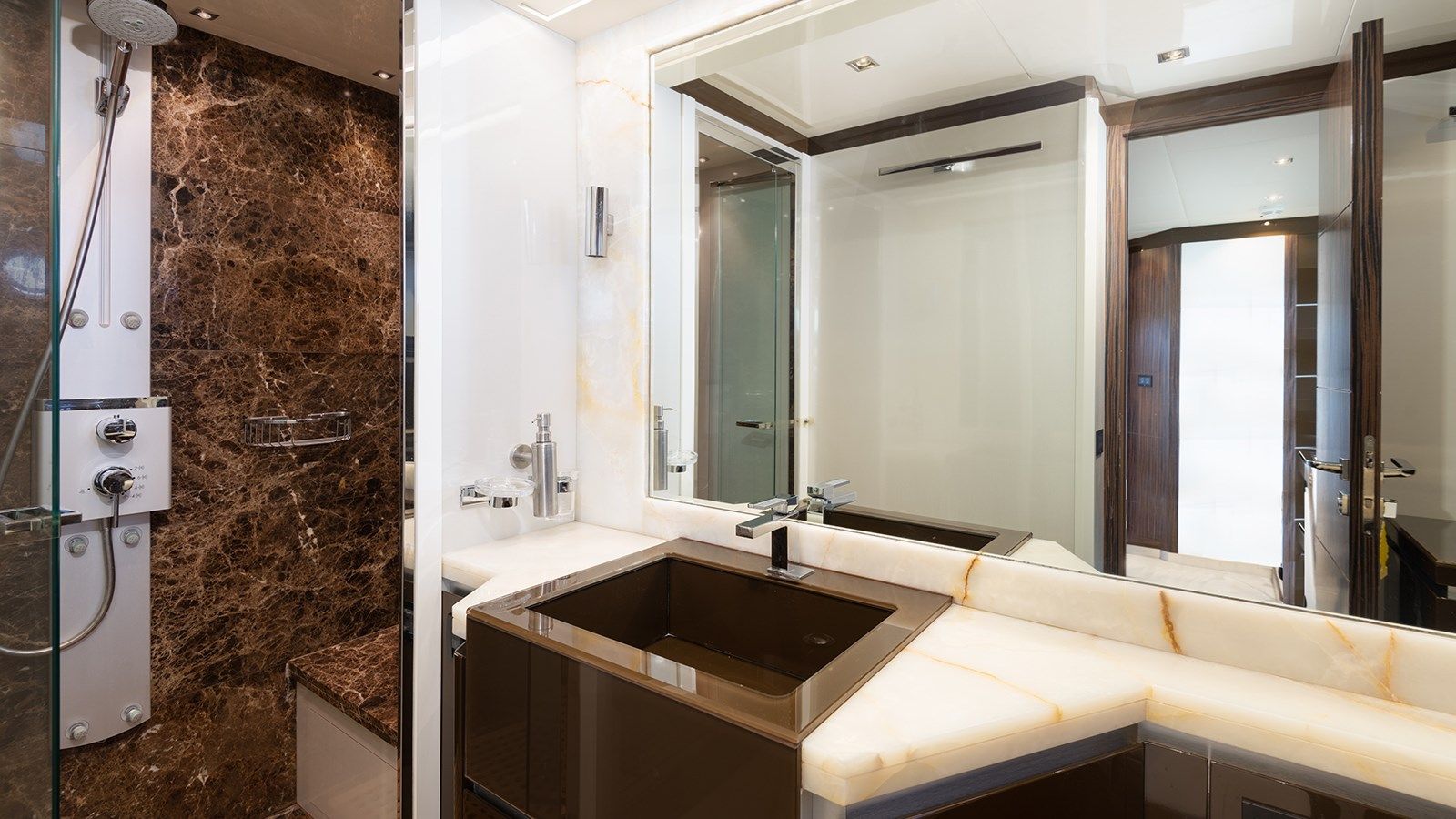 the best price on FRADI 2011