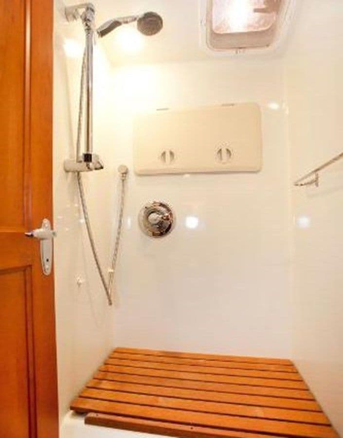 Лучшая цена на 2010 Costal Craft 400 IPS Coastal Cruiser