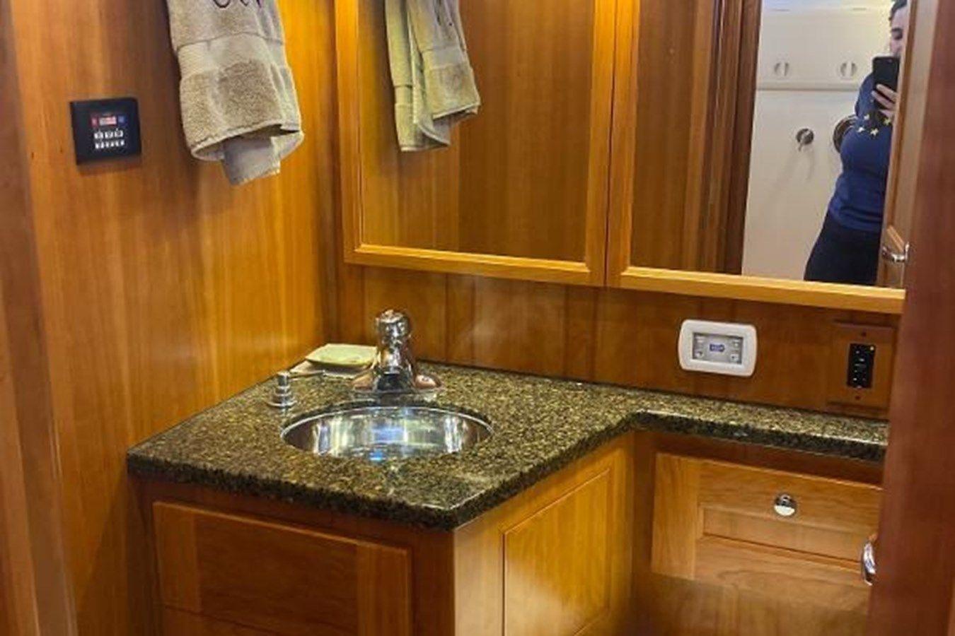 Купить 2010 Costal Craft 400 IPS Coastal Cruiser - COASTAL CRAFT