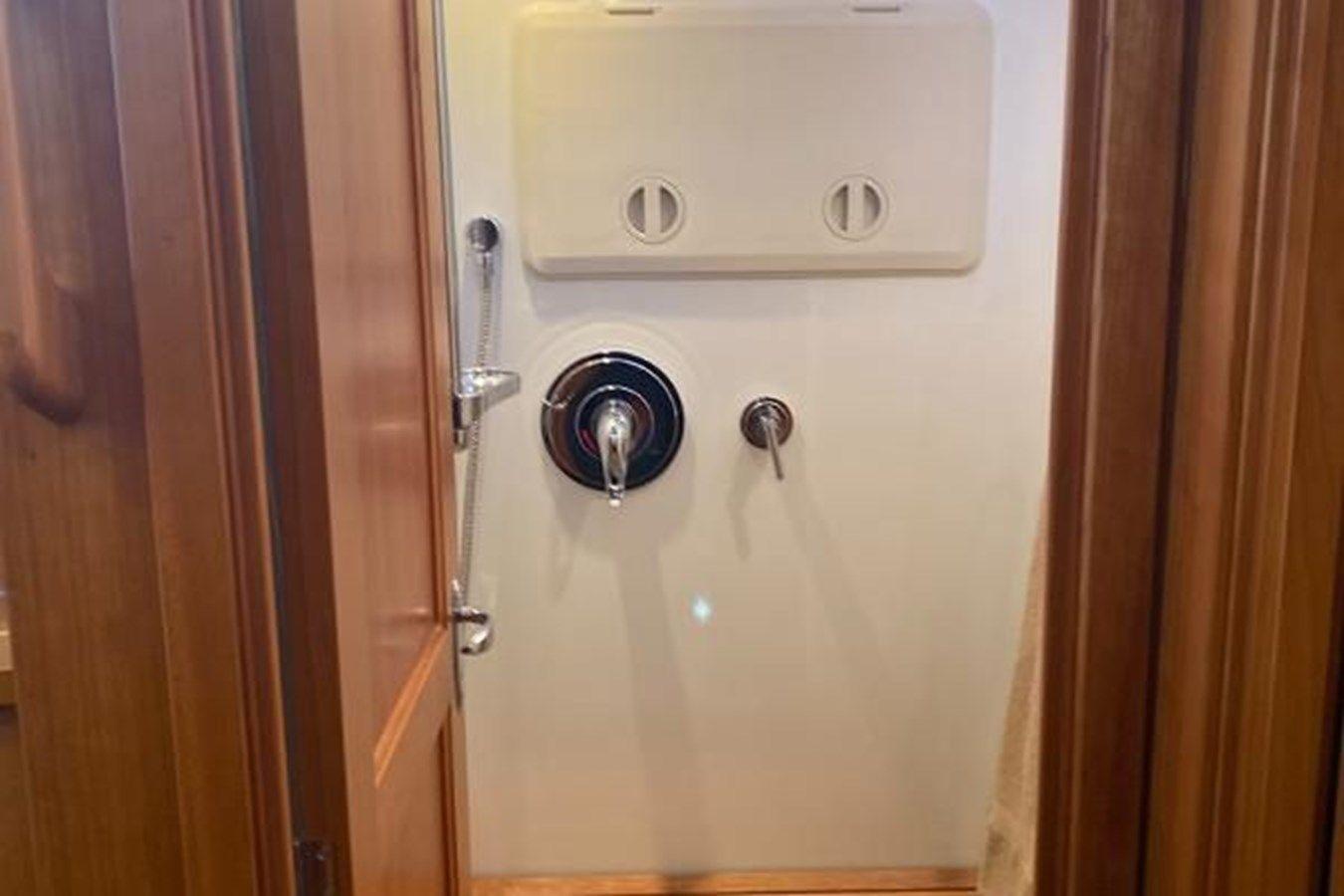 Лучшая цена на 2010 Costal Craft 400 IPS Coastal Cruiser 48