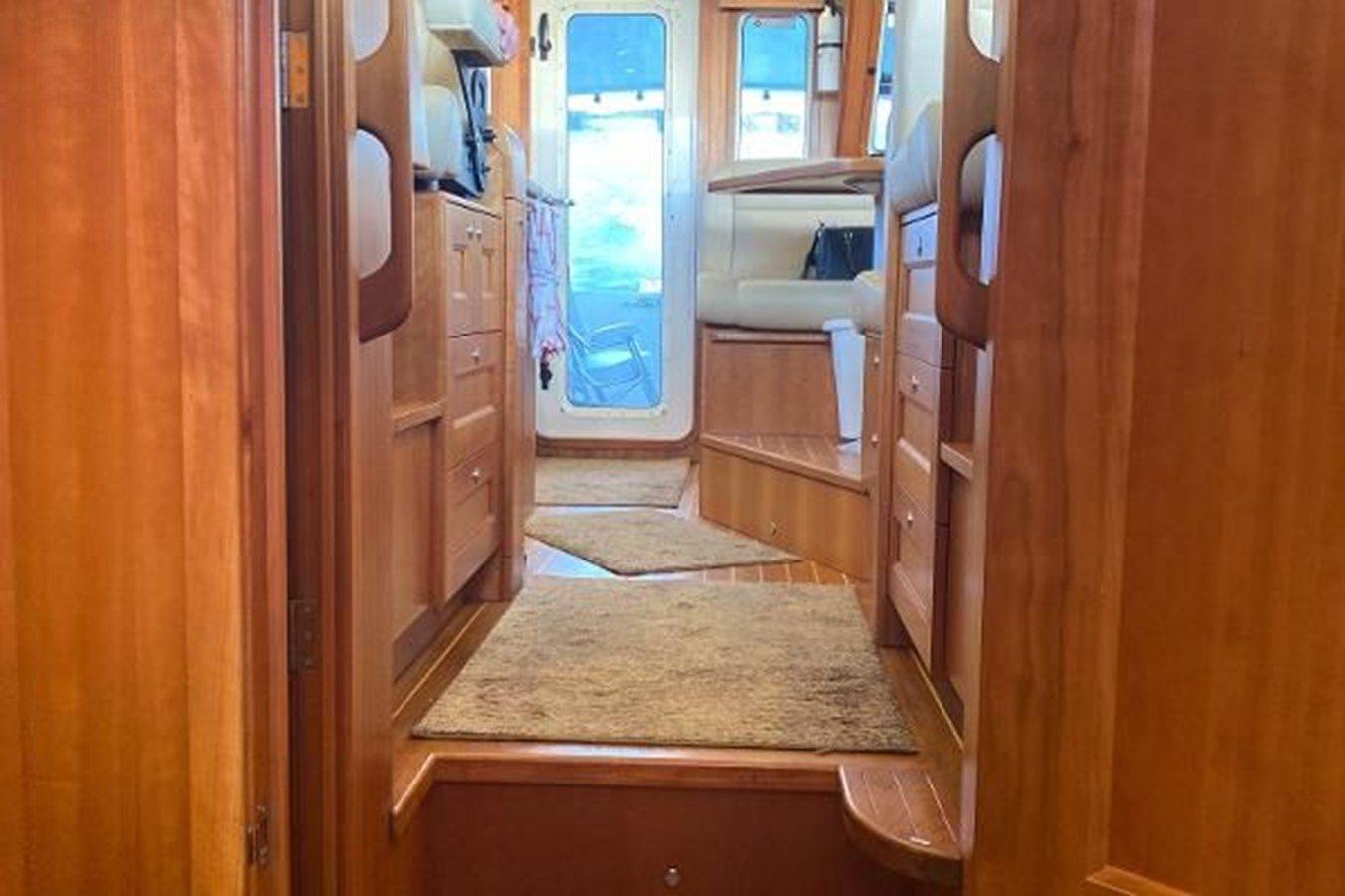 Лучшие предложения покупки яхты 2010 Costal Craft 400 IPS Coastal Cruiser 48