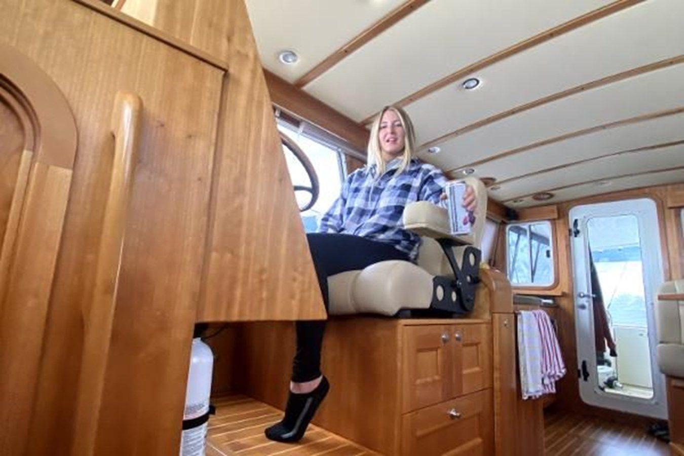 2010 Costal Craft 400 IPS Coastal Cruiser