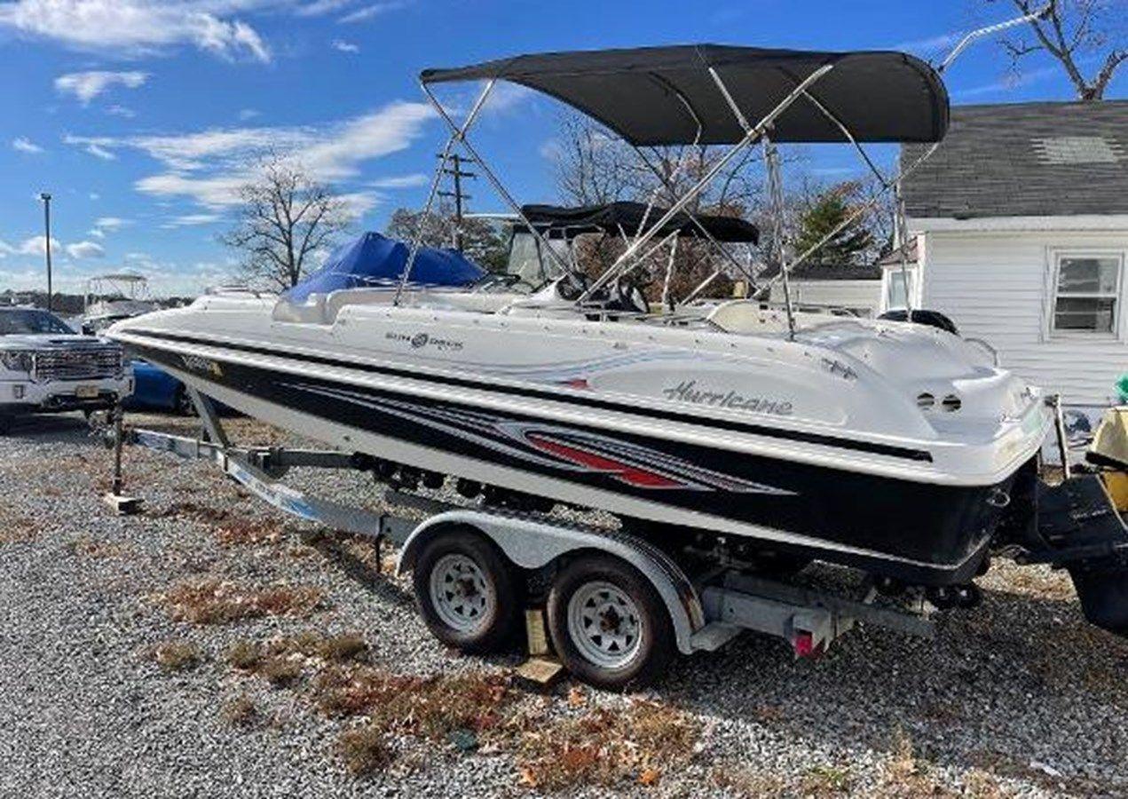 best yacht sales deals 2011 Hurricane 201 Sundeck 20