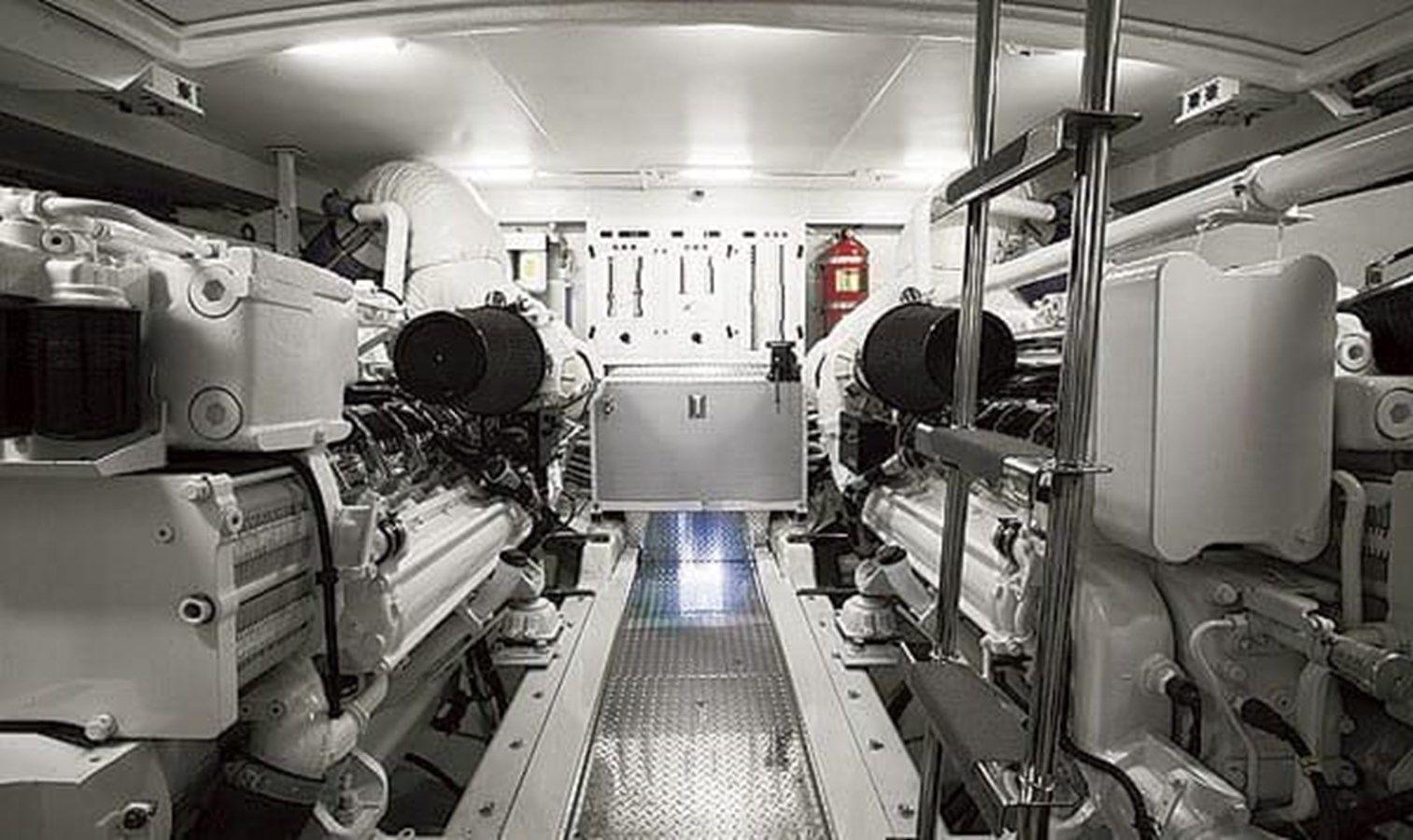 Buy a yacht 2004 Marquis 65 65