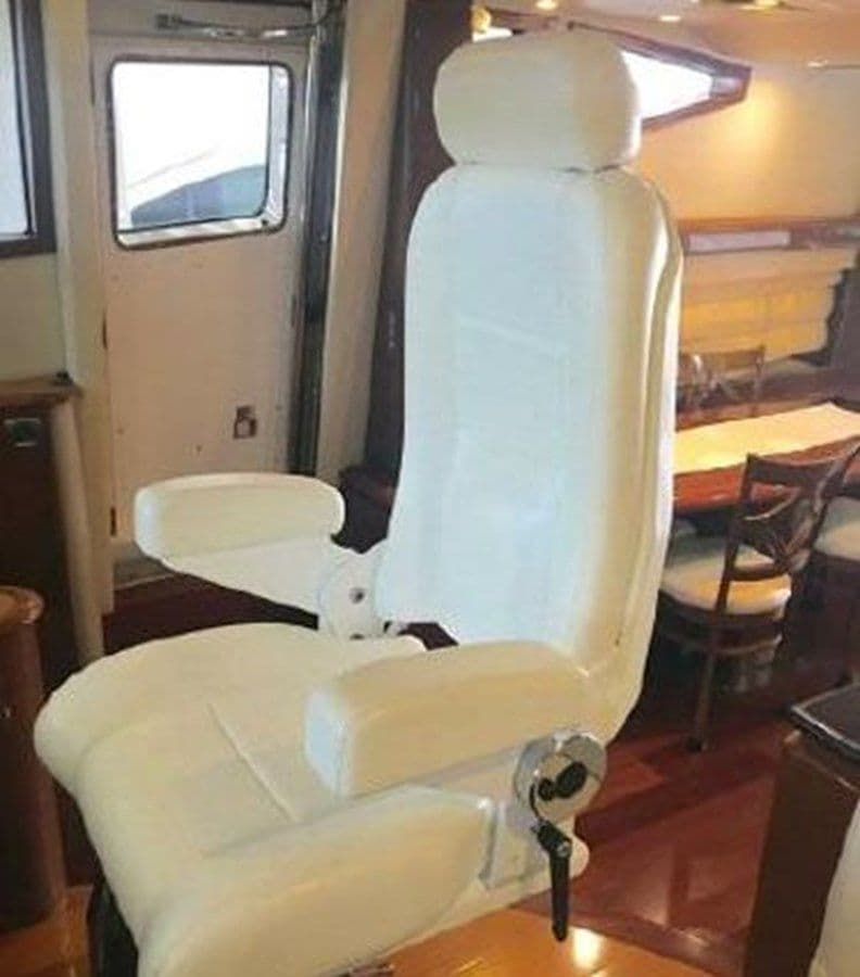 the best price on 2004 Marquis 65 65