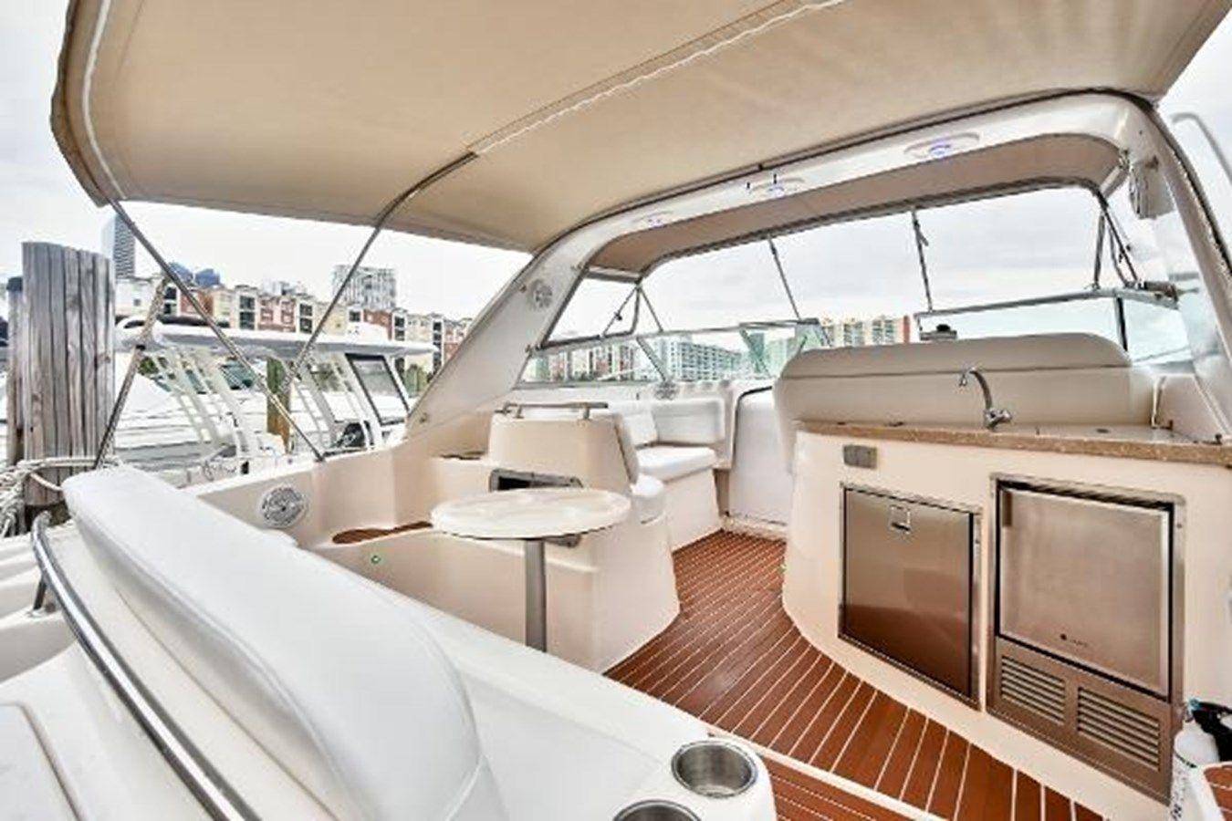 2005 Rinker Fiesta Vee 342 37 yacht sale