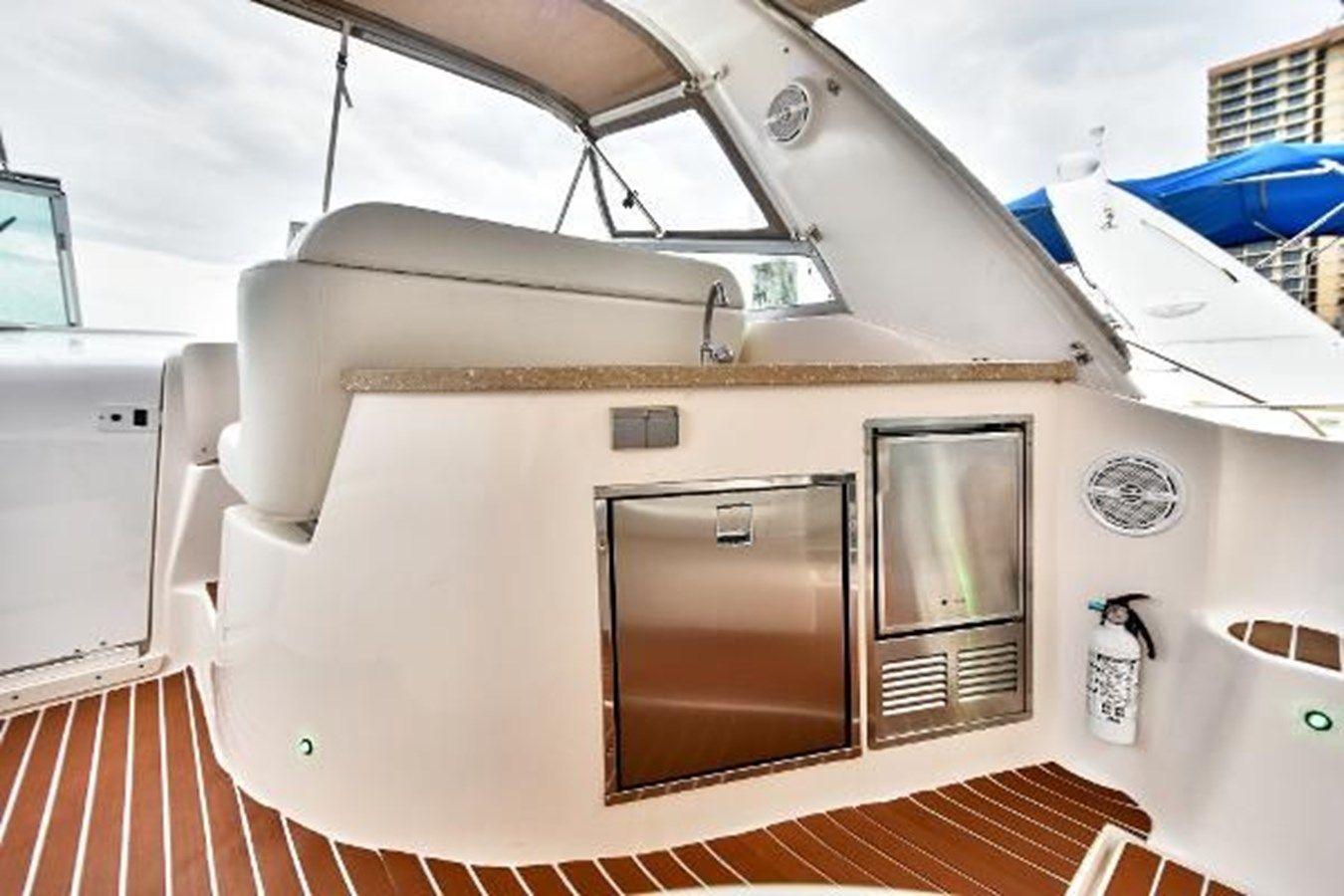 2005 Rinker Fiesta Vee 342
