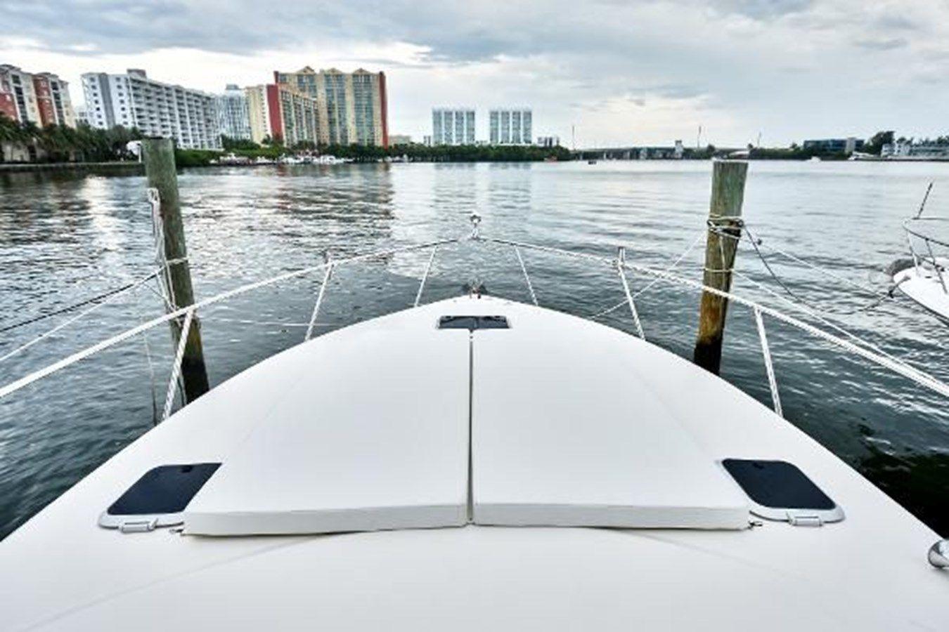 2005 Rinker Fiesta Vee 342 - RINKER price