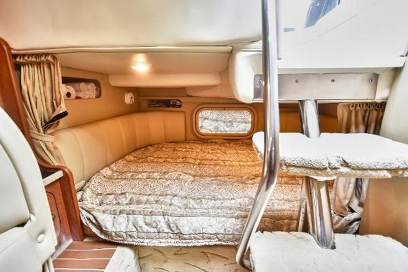 Buy a yacht 2005 Rinker Fiesta Vee 342