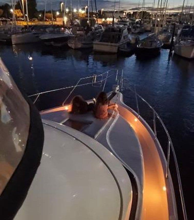 2000 SILVERTON 392 MOTOR YACHT 43