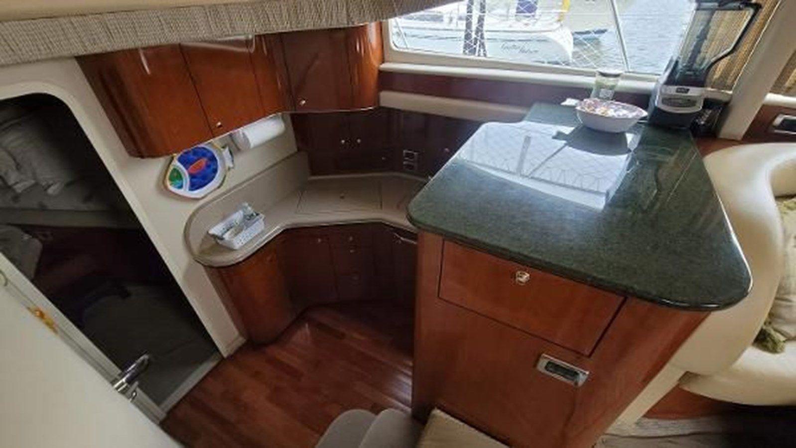 2003 Sea Ray 390 Motor Yacht 41