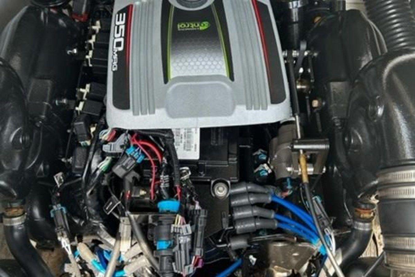 Buy a yacht 2015 Sea Ray 270 Sundeck 270 Sundeck