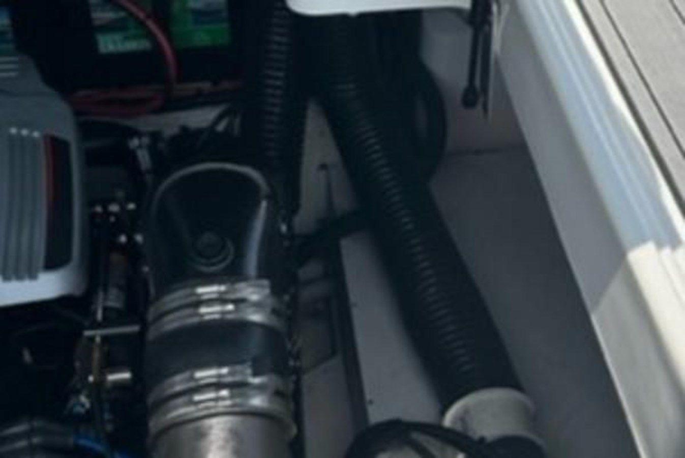 Buy a 2015 Sea Ray 270 Sundeck 27 at Shestakov Yacht Sales