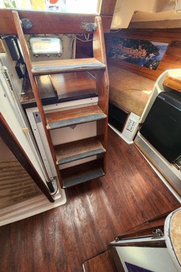 Buy a Serene 32 at Shestakov Yacht Sales