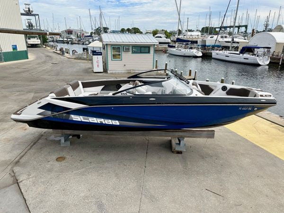 Buy a yacht 2019 Scarab 255 ID Open 25