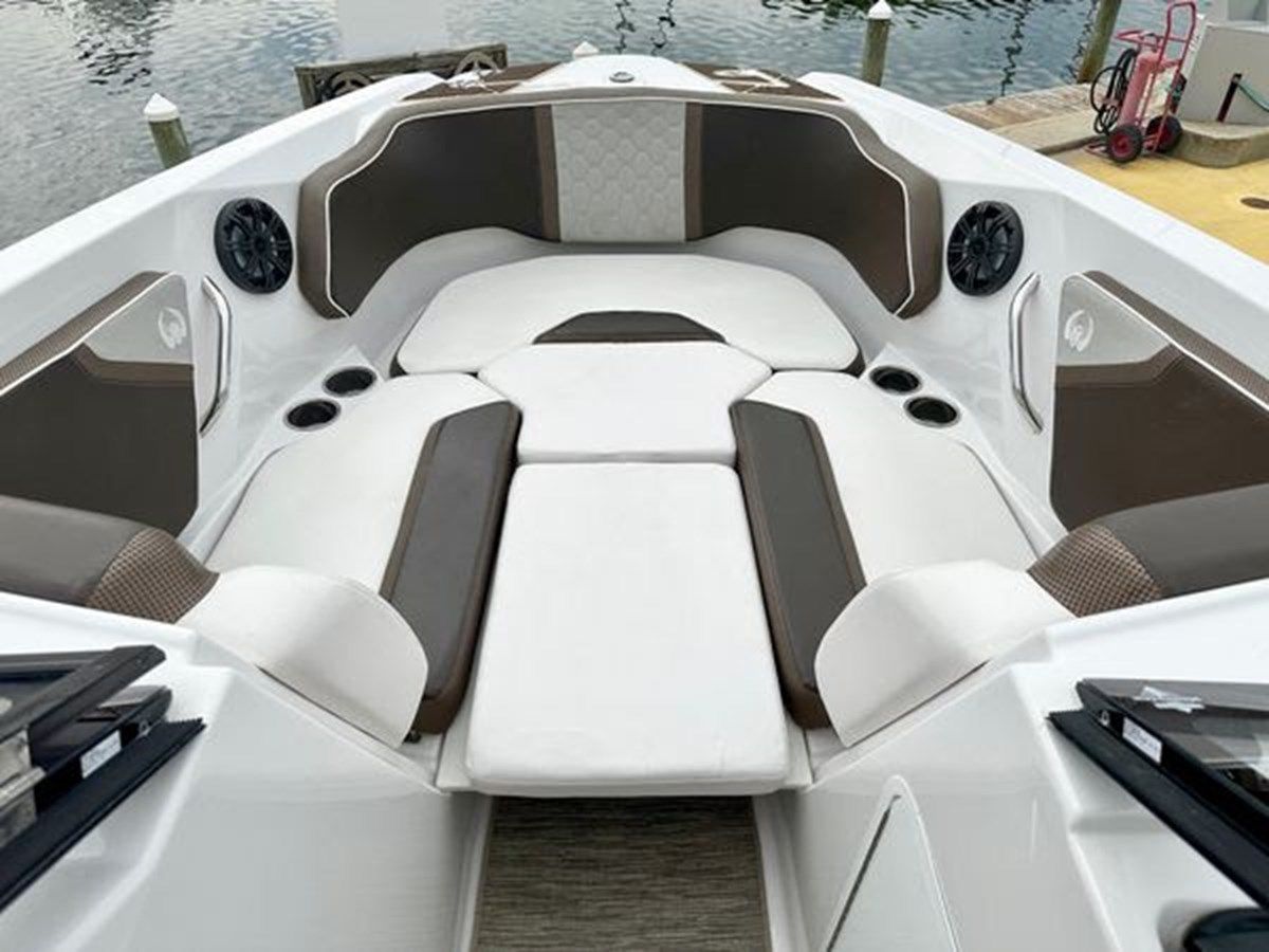 Buy a yacht 2019 Scarab 255 ID Open 2019