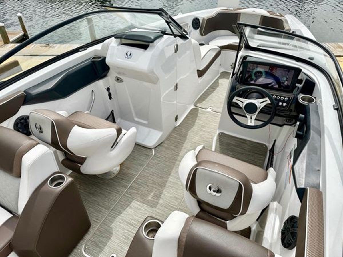 the best price on 2019 Scarab 255 ID Open - SCARAB