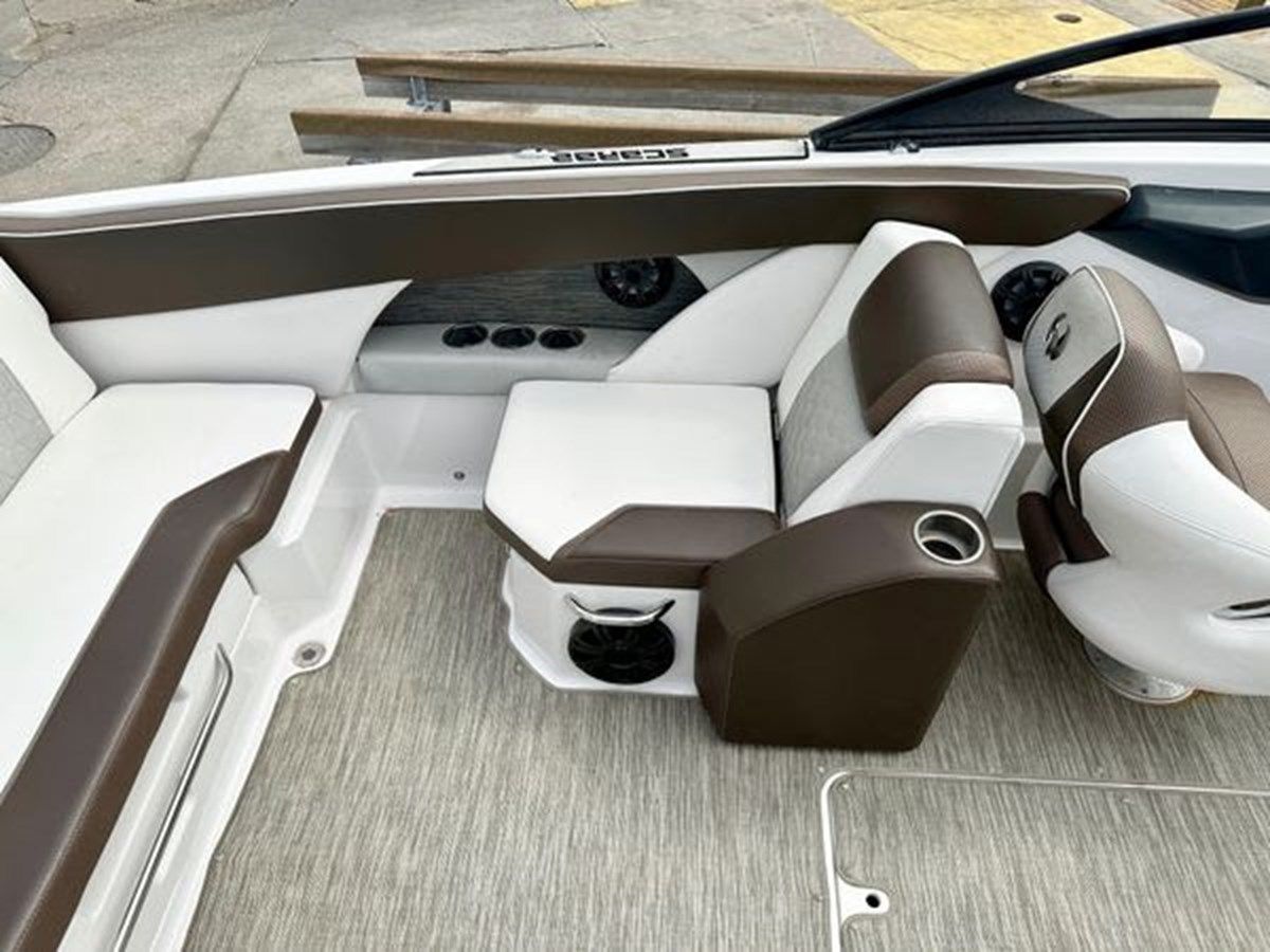 the best price on 2019 Scarab 255 ID Open - SCARAB