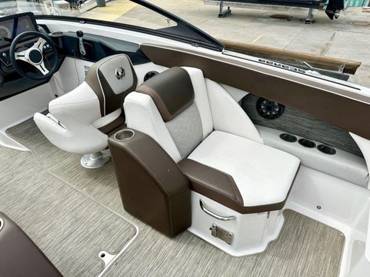 best yacht sales deals 2019 Scarab 255 ID Open 2019