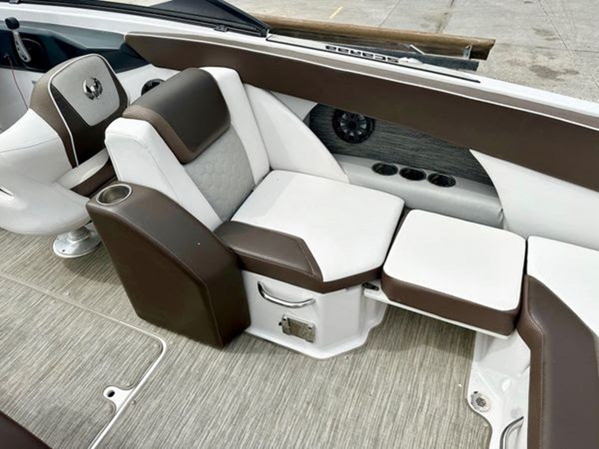 the best price on 2019 Scarab 255 ID Open