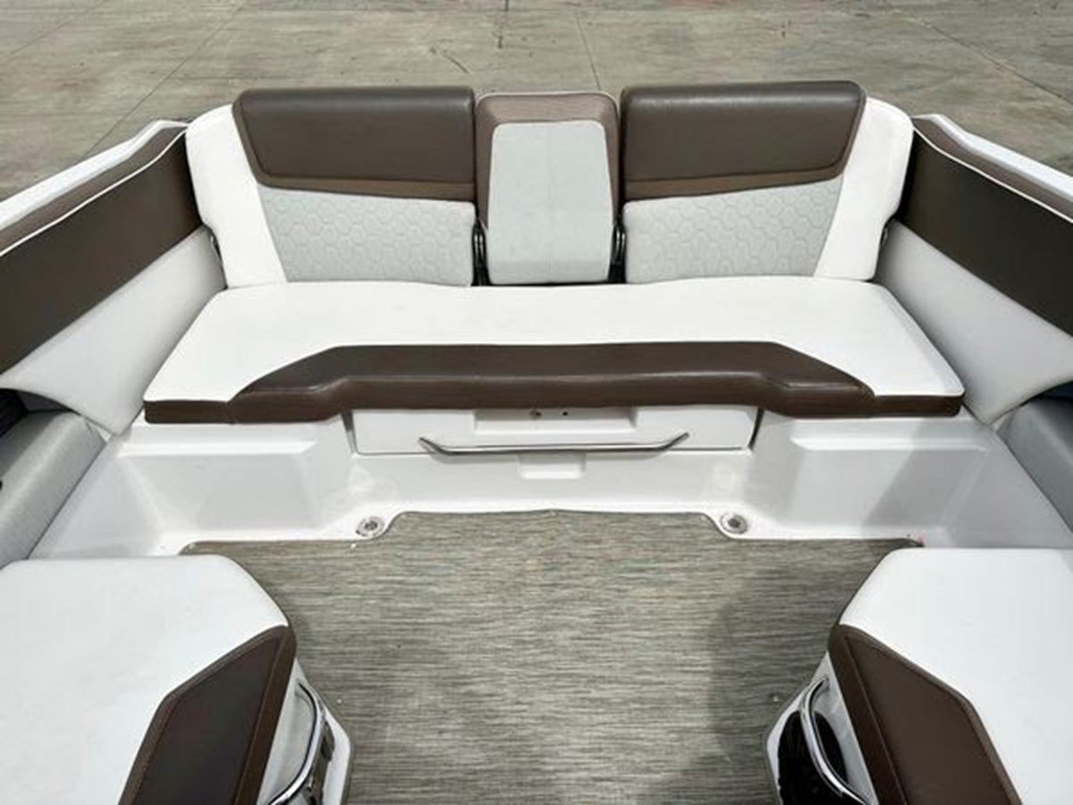 best yacht sales deals 2019 Scarab 255 ID Open - SCARAB