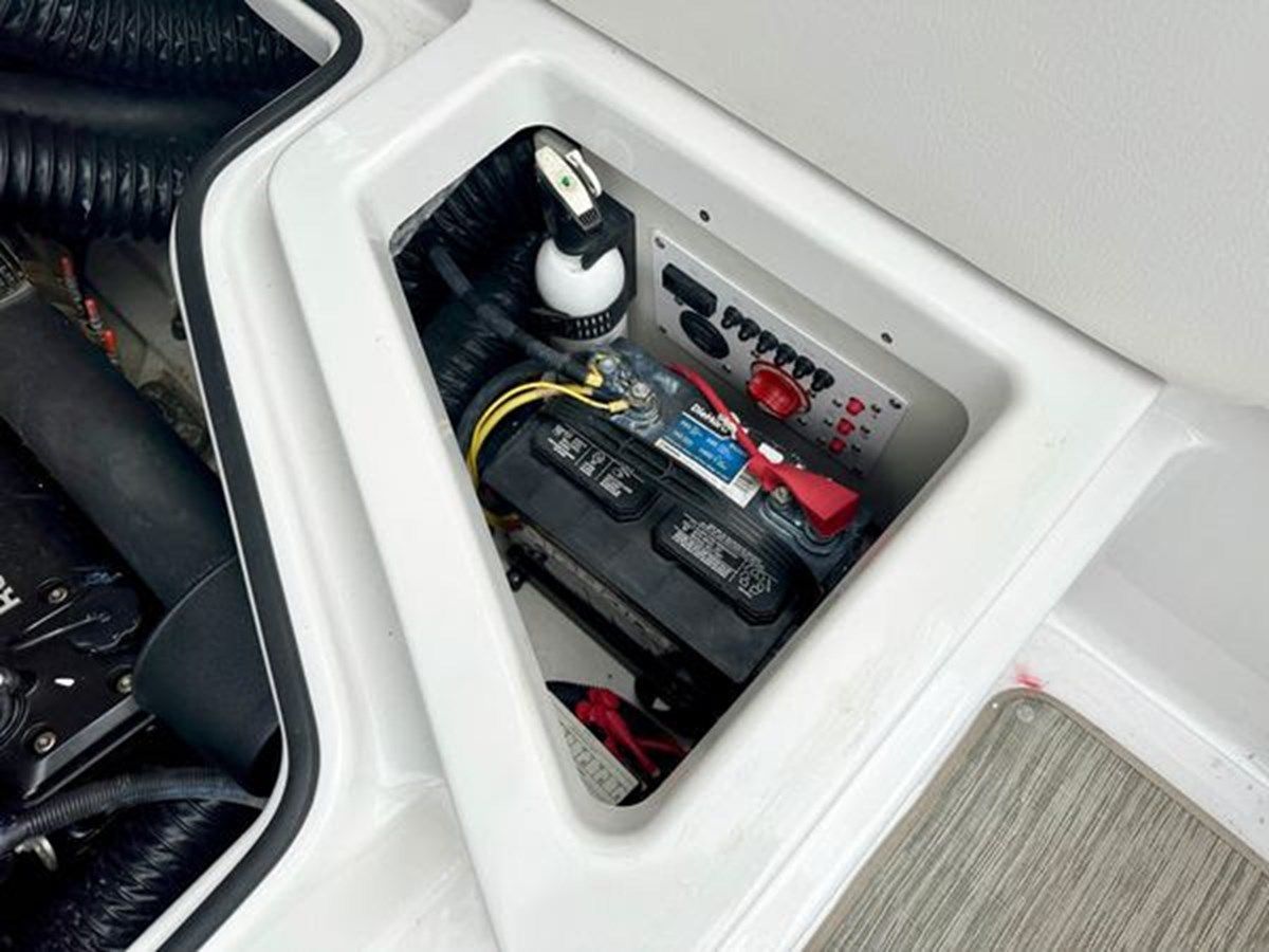 Buy a 2019 Scarab 255 ID Open 25 at Shestakov Yacht Sales