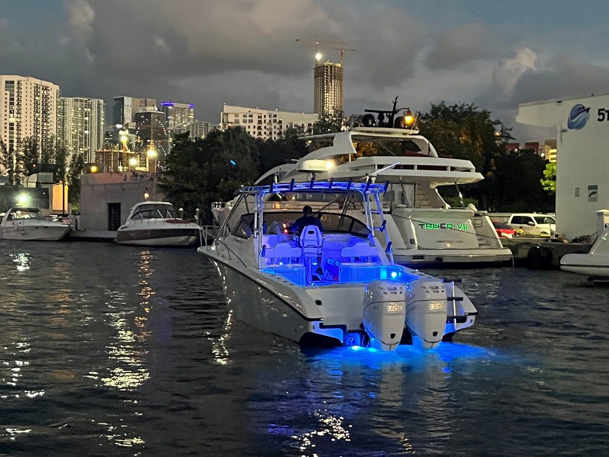 - - FOUNTAIN yacht sale