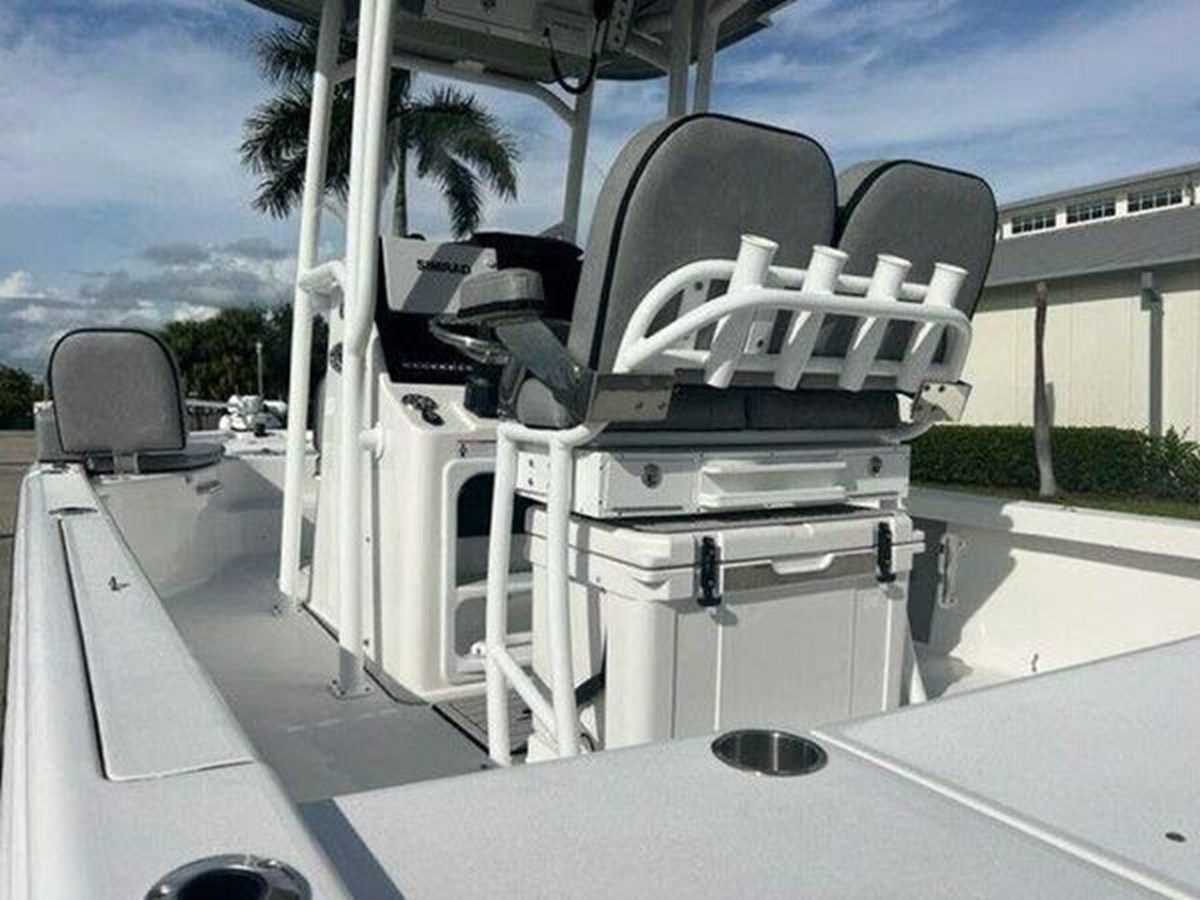 2021 Sea Pro 248 Bay 24