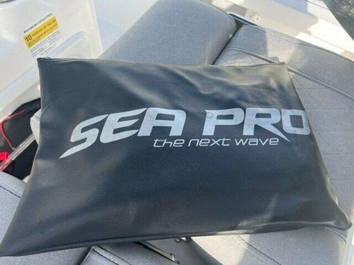 2021 Sea Pro 248 Bay