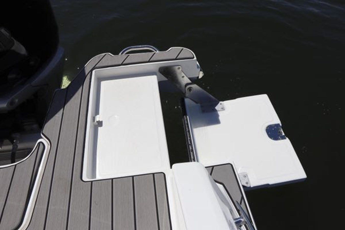 best yacht sales deals Settle Down 33