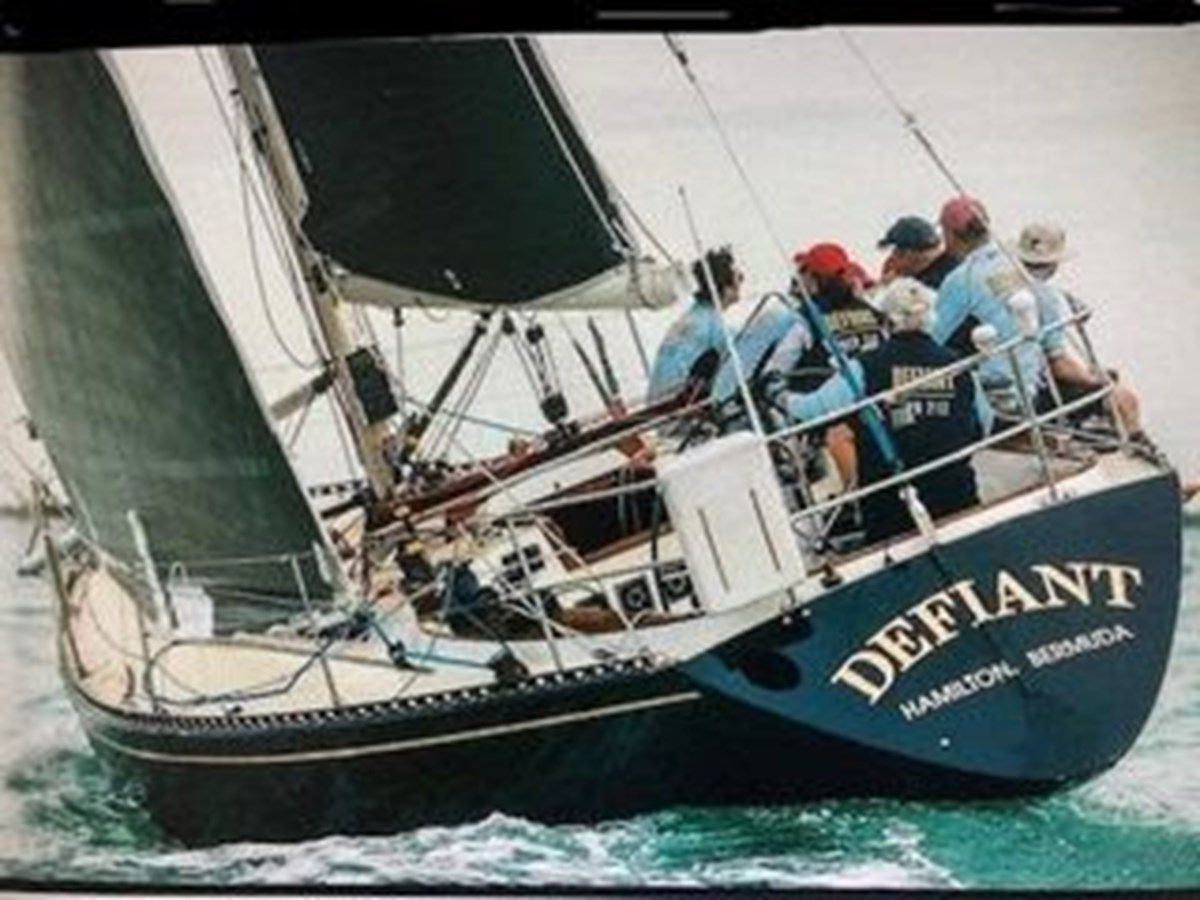 Стоимость яхты DEFIANT - PETERSON